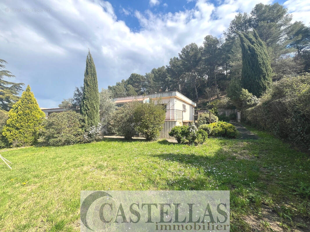 Maison à CARNOUX-EN-PROVENCE