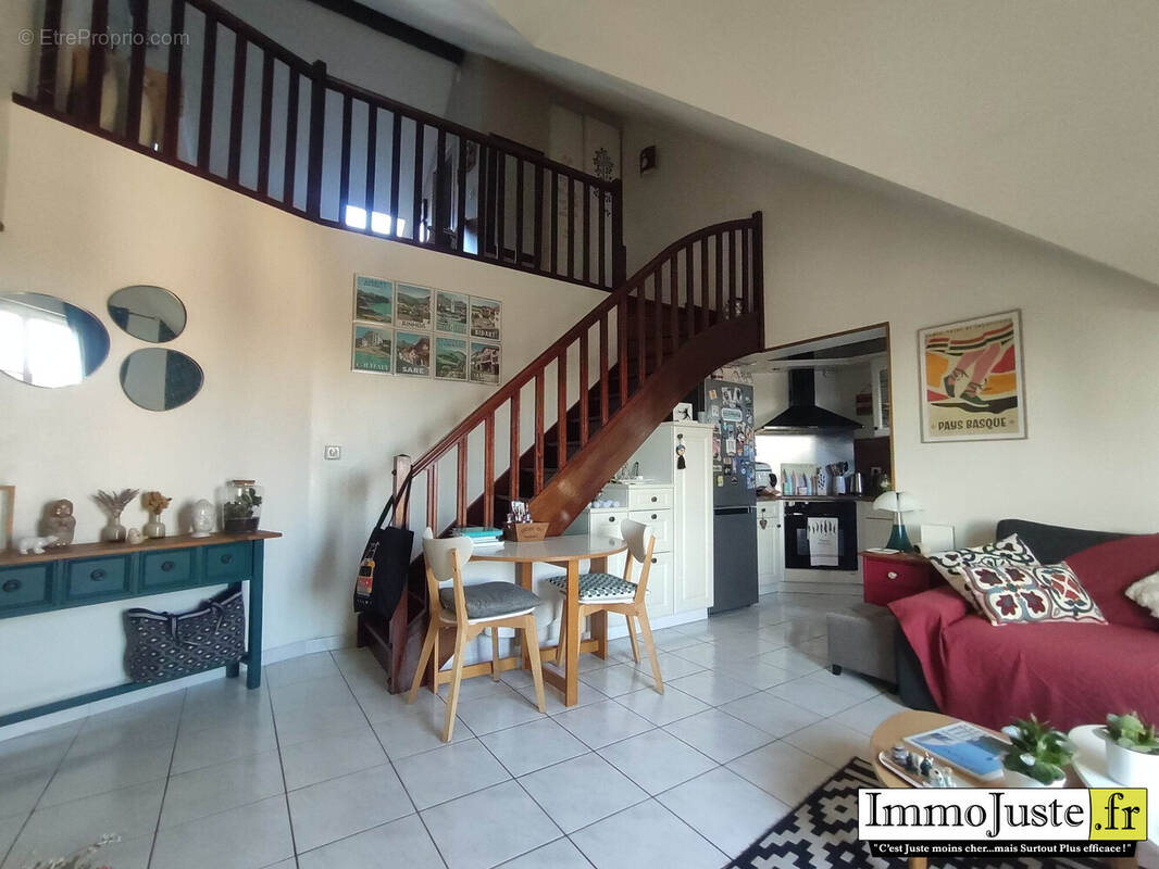 Appartement à LES ESSARTS-LE-ROI