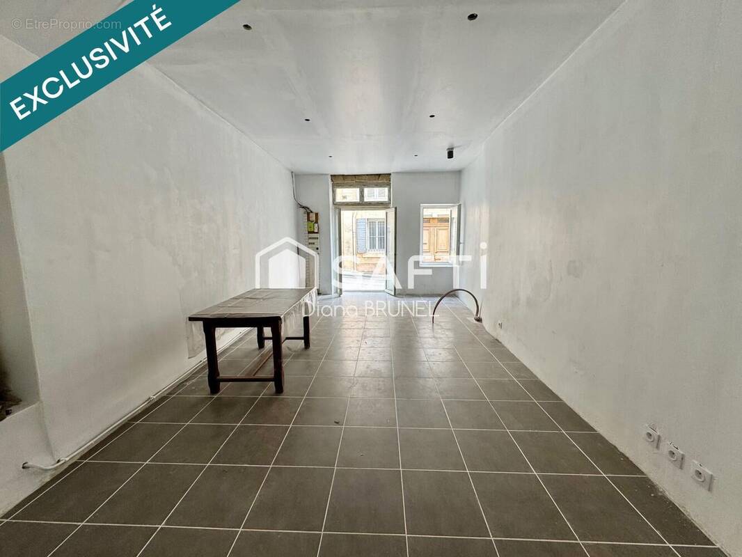 Photo 1 - Appartement à LA TOUR-D&#039;AIGUES