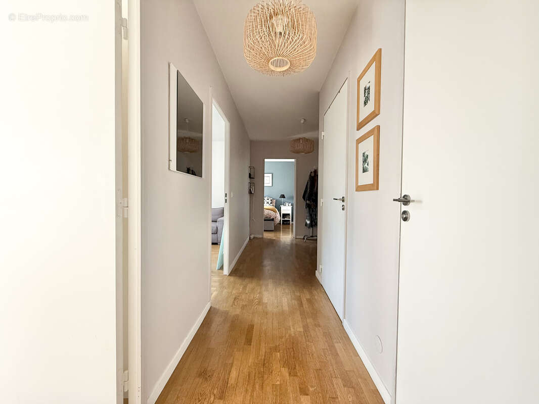 Appartement à COURBEVOIE