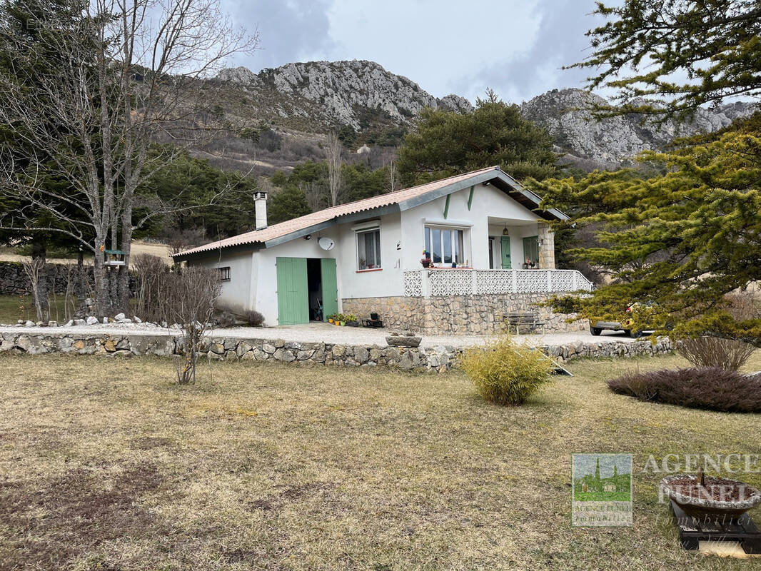 Maison à SERANON