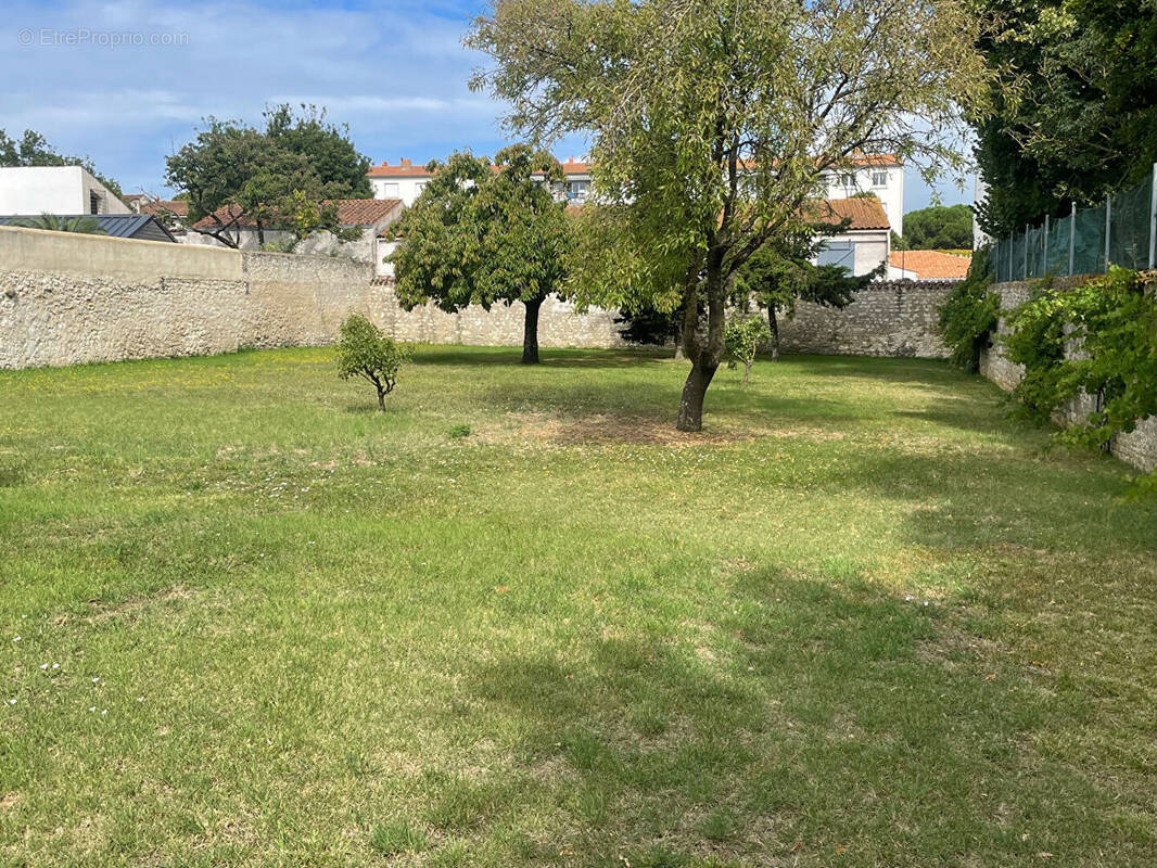 Terrain à LA ROCHELLE