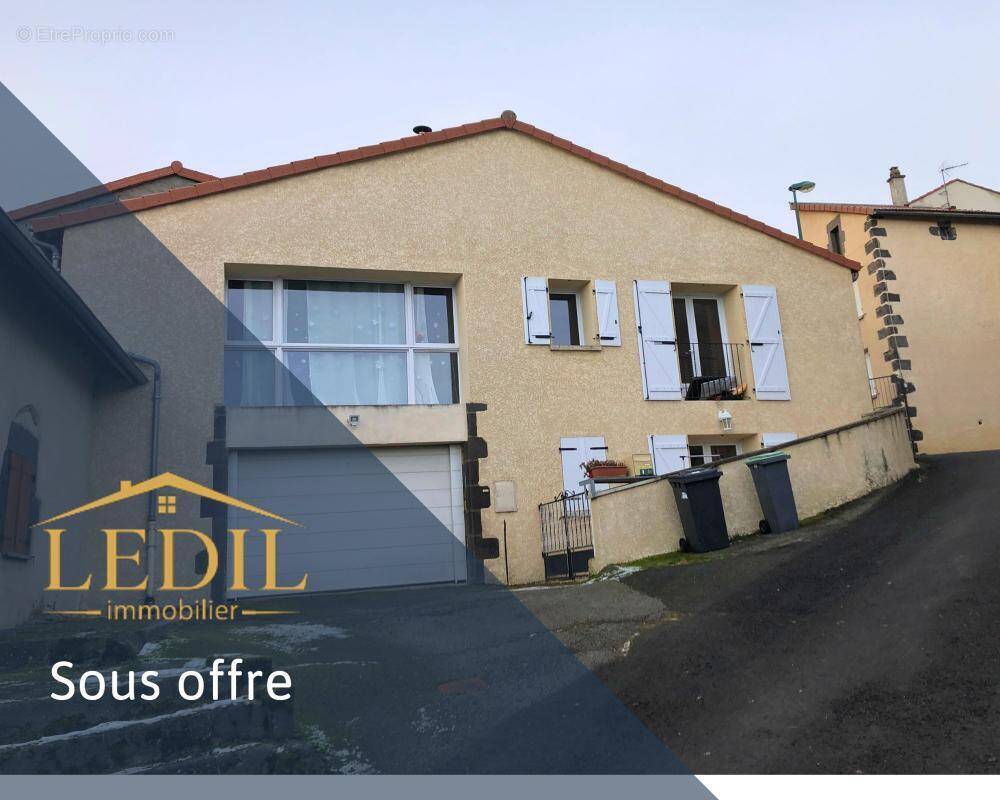 Maison à SAINT-GENES-CHAMPANELLE