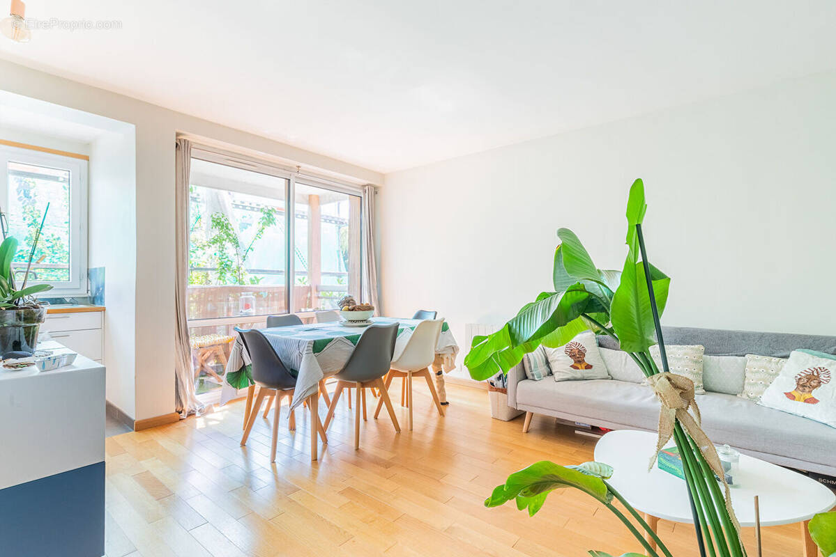 Appartement à VERRIERES-LE-BUISSON