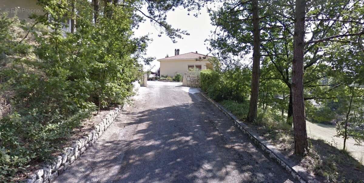 Maison à MONTAIGU-DE-QUERCY