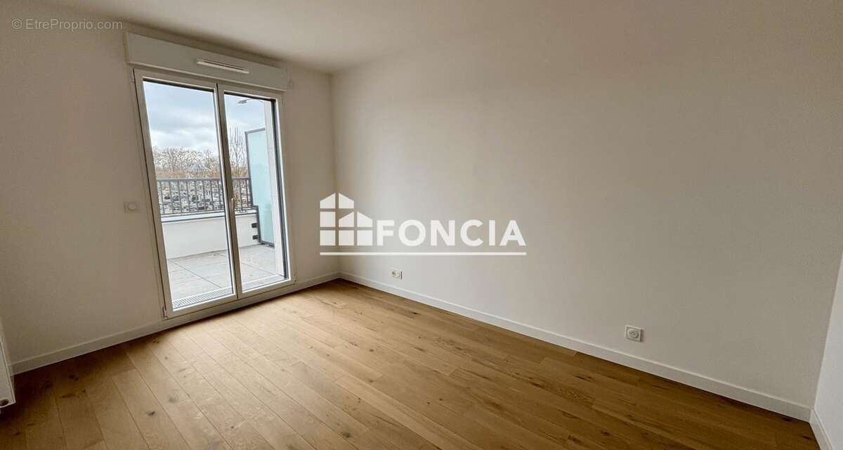 Appartement à SAINT-MAUR-DES-FOSSES