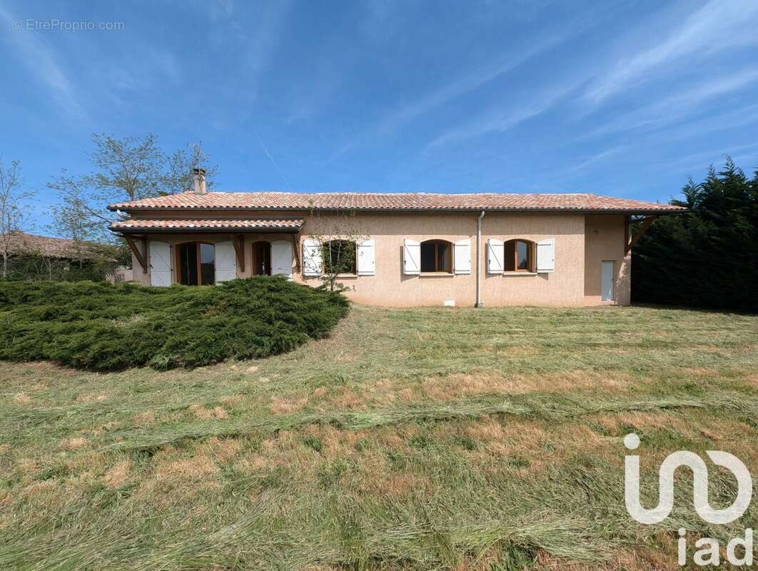 Photo 2 - Maison à LAGRAVE