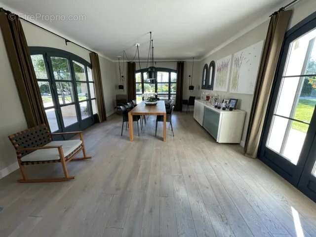 Maison à MOUGINS