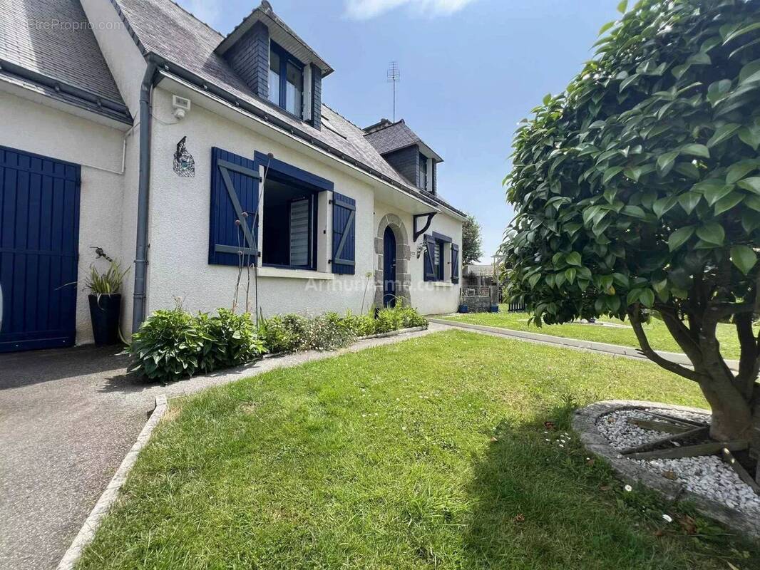 Maison à LARMOR-BADEN
