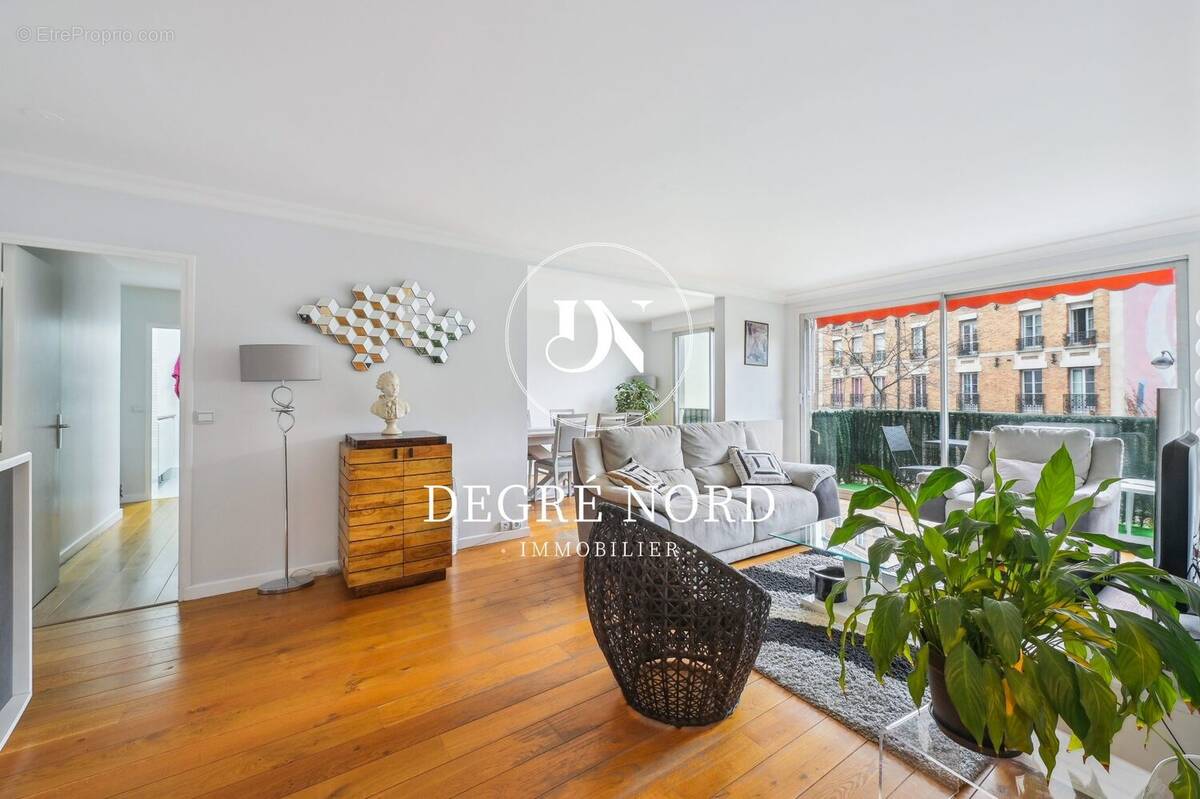 Appartement à PARIS-18E