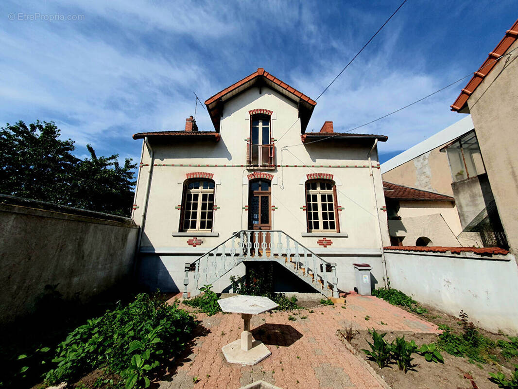 Maison à MONTLUCON
