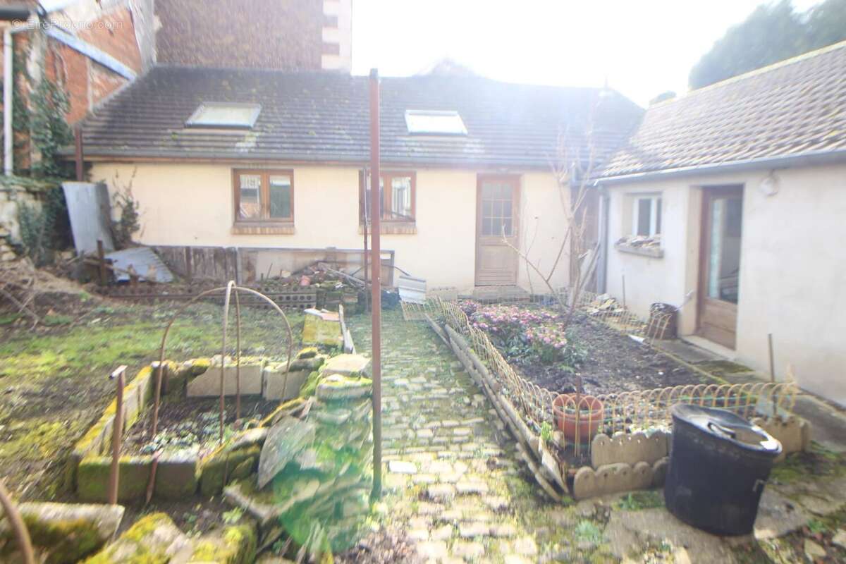 Maison à BALAGNY-SUR-THERAIN