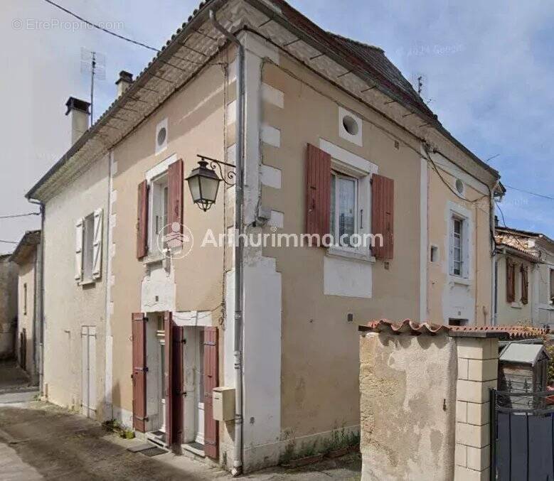 Maison à SAINT-ASTIER