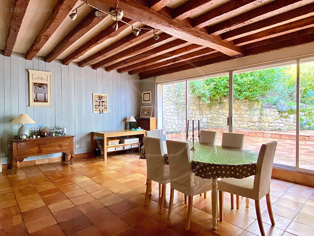 Maison à FRONSAC