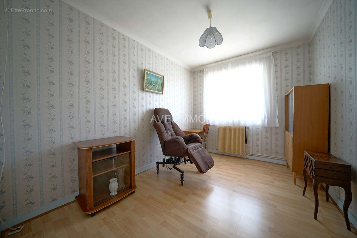 Maison à LA QUEUE-LES-YVELINES