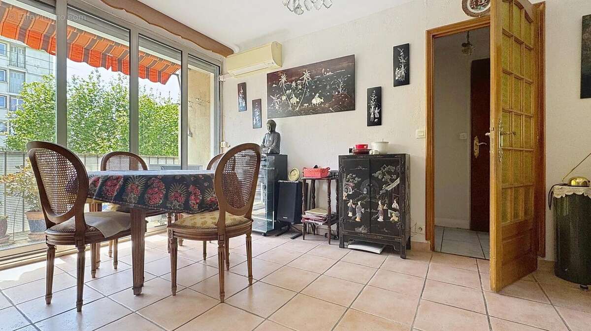 Photo 8 - Appartement à MARSEILLE-10E