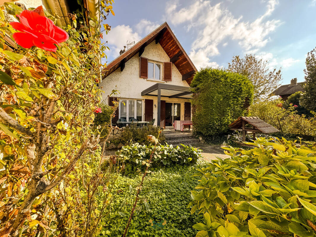 Photo 1 - Maison à SAINT-MARTIN-D&#039;HERES