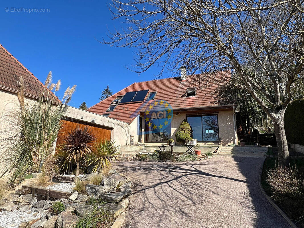 Maison à LIMAY