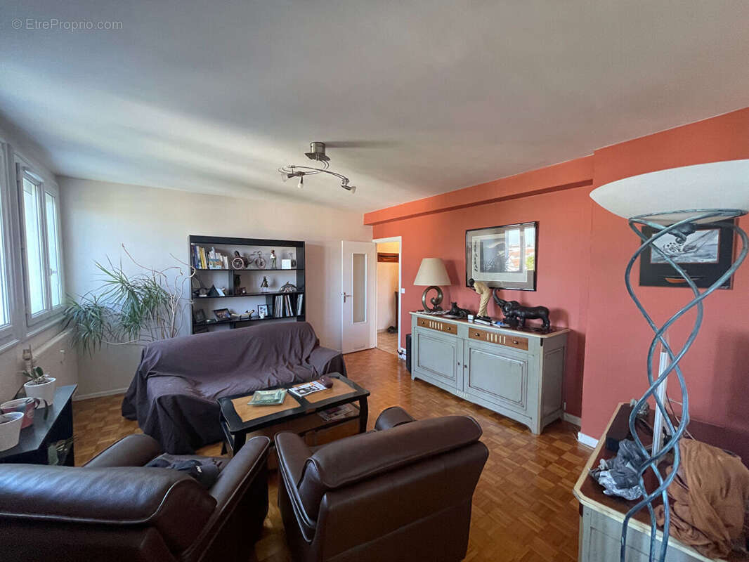 Appartement à SAINT-SEBASTIEN-SUR-LOIRE