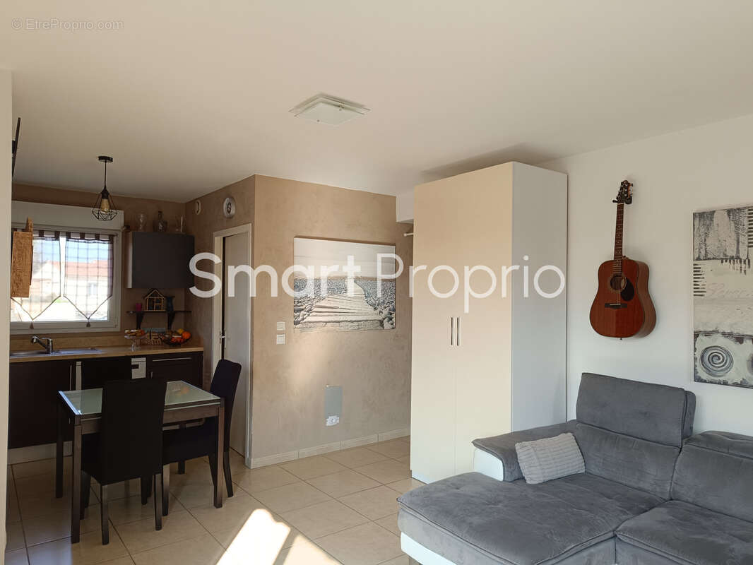 Appartement à PIERRELATTE