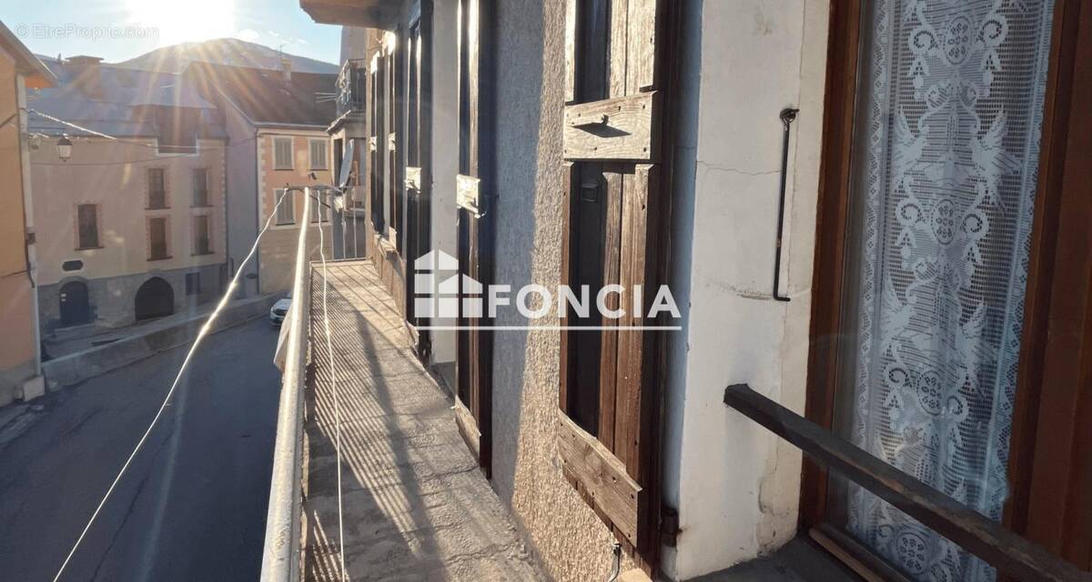 Appartement à SEYNE