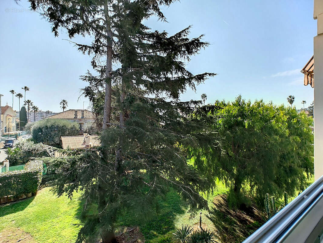 Appartement à VALLAURIS