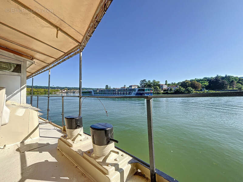 Autre à NEUVILLE-SUR-SAONE
