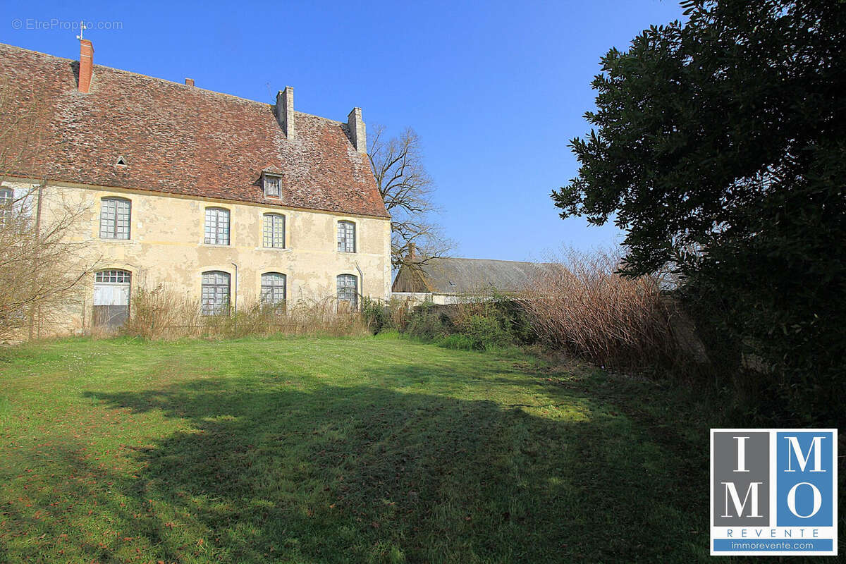 Maison à PLAIMPIED-GIVAUDINS