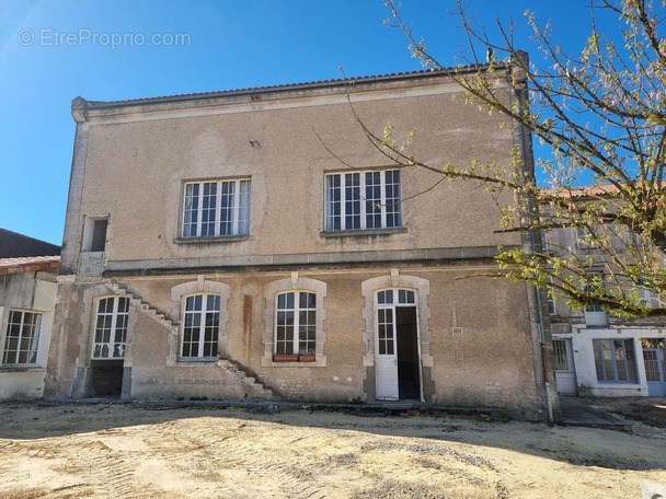 Maison à JARNAC
