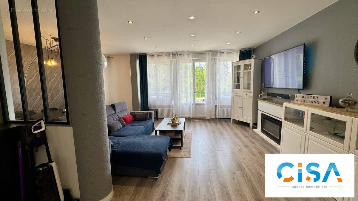 Appartement à VERNEUIL-EN-HALATTE