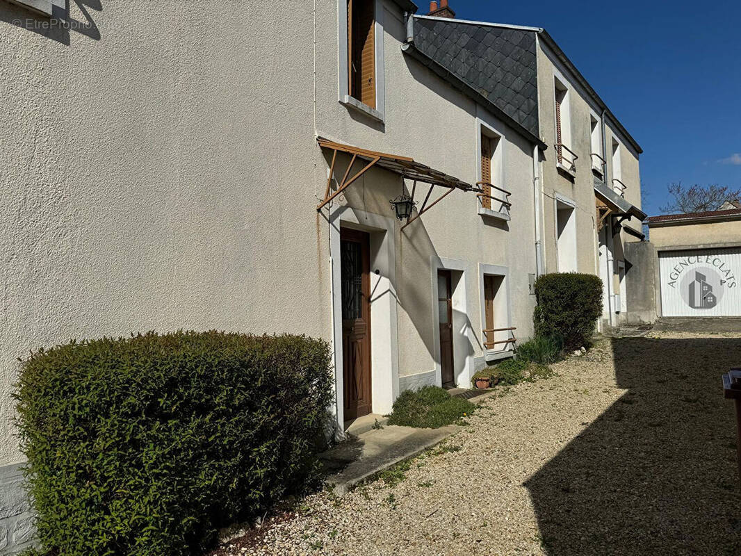 Maison à MONTEVRAIN