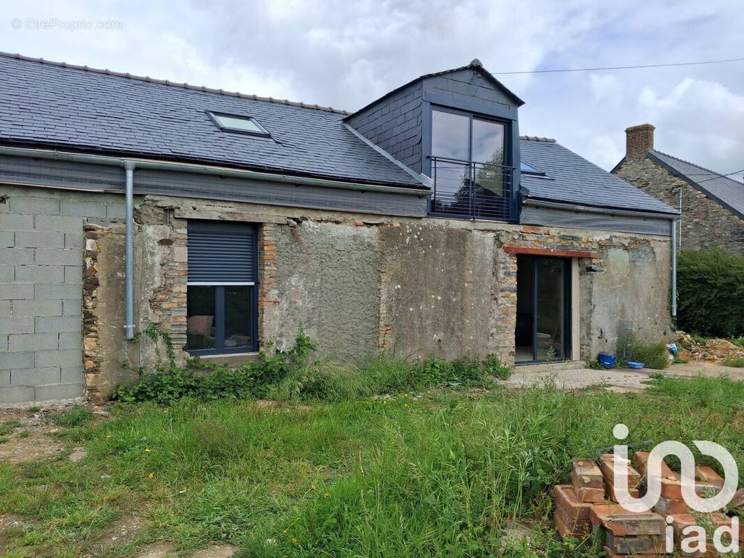 Photo 1 - Maison à SAINT-JULIEN-DE-VOUVANTES