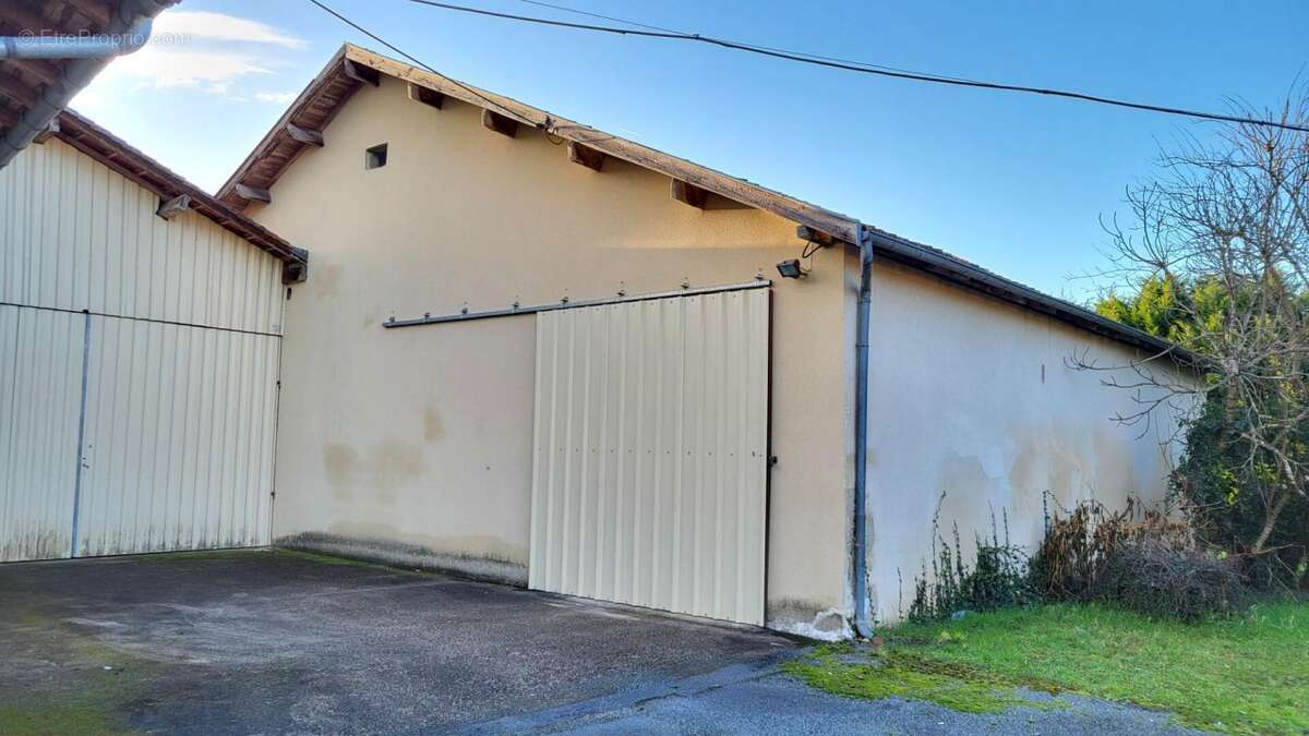 Appartement à NEUVIC