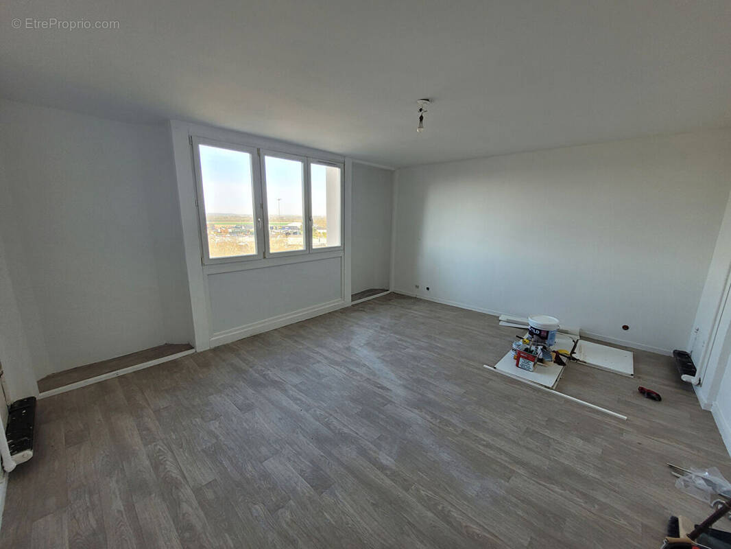 Appartement à SIN-LE-NOBLE