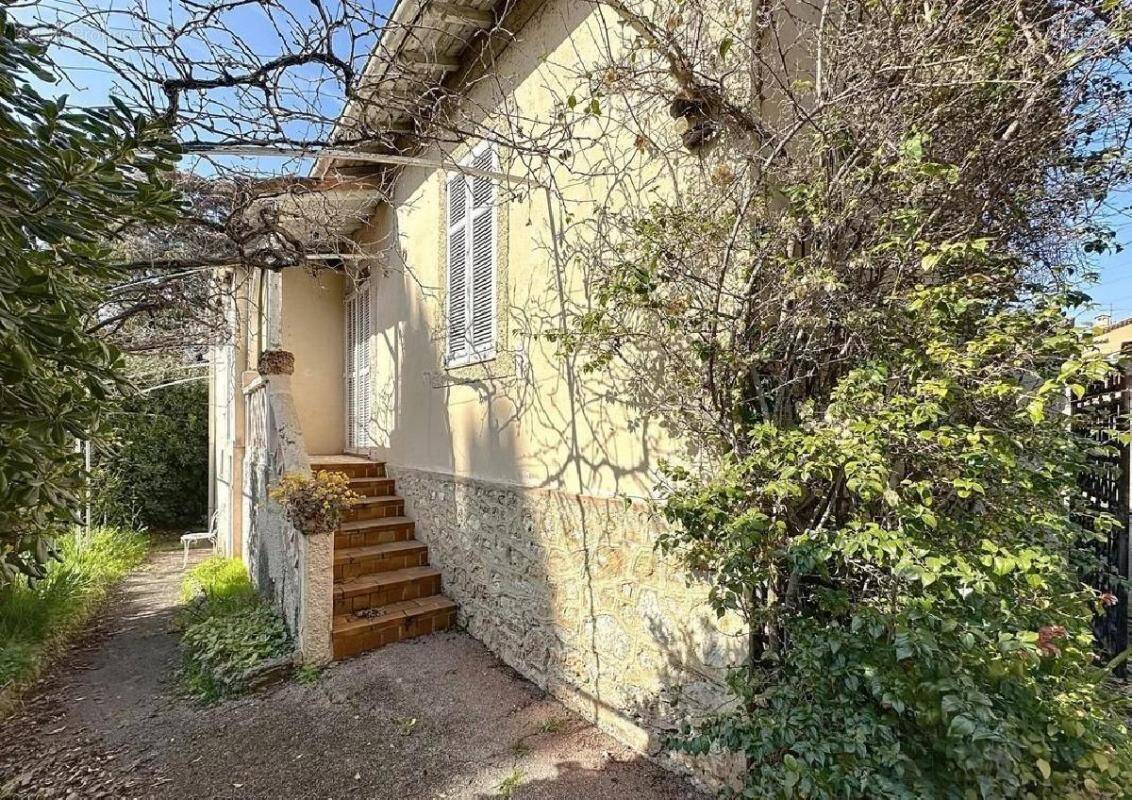 Maison à MOUGINS