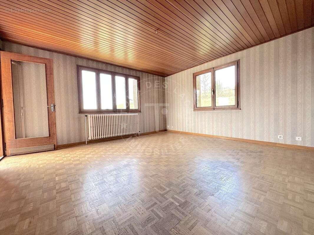 Appartement à GROISY