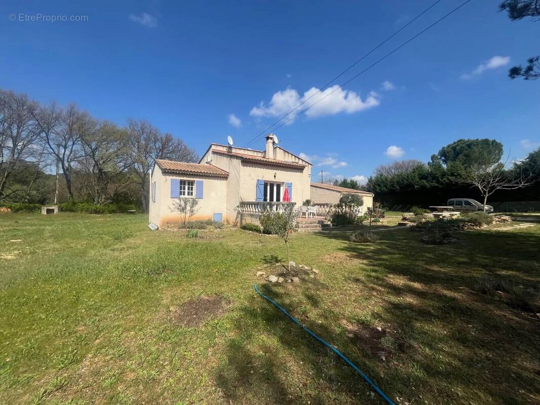 Maison à JOUQUES