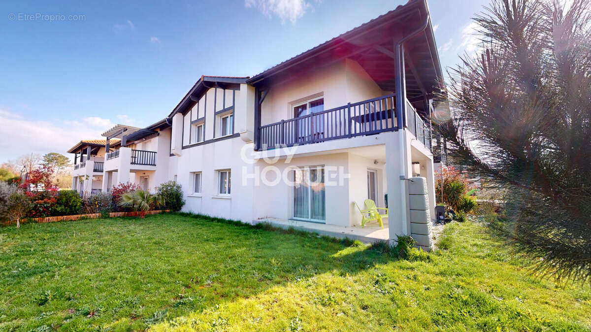Appartement à ANGRESSE