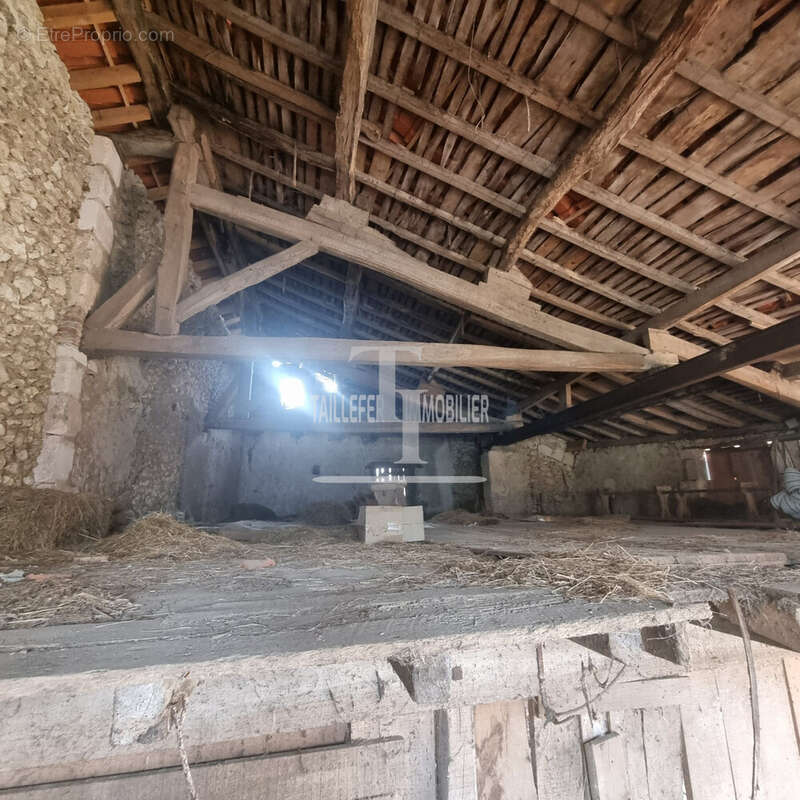 Maison à NEUVIC