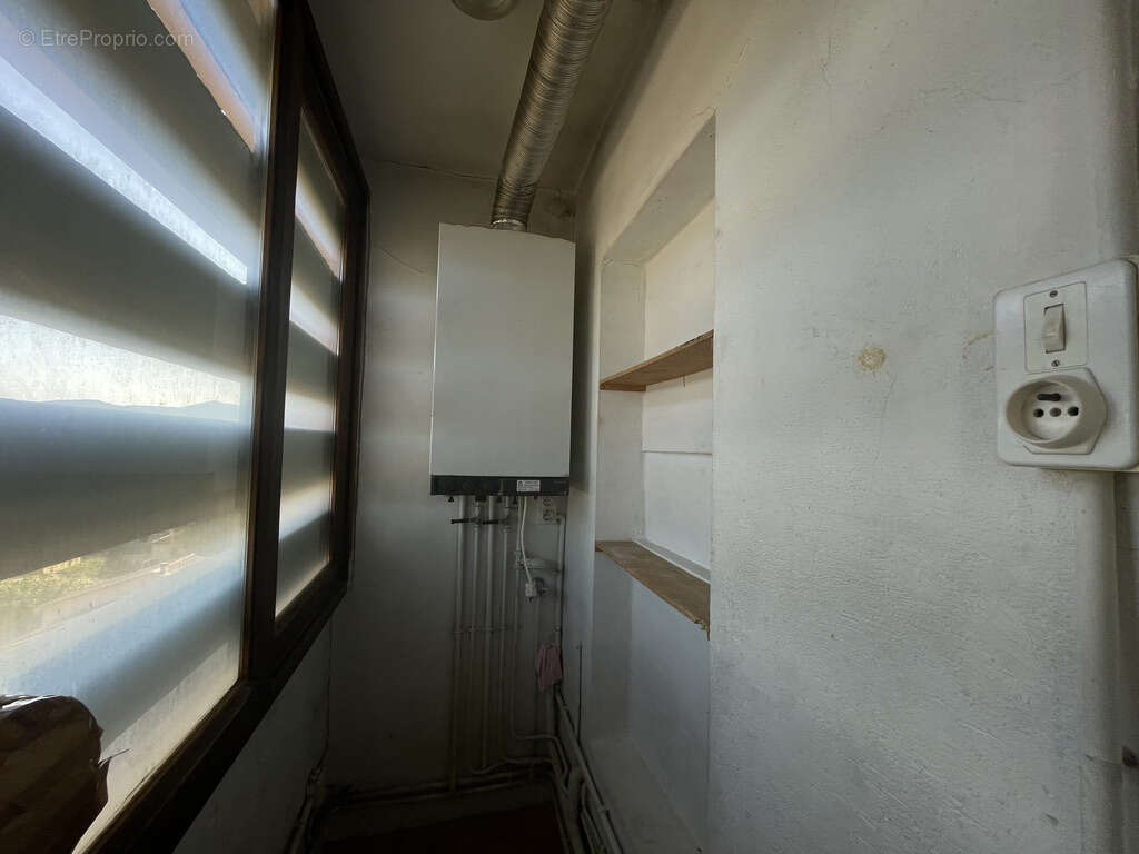Appartement à BAGNOLS-SUR-CEZE