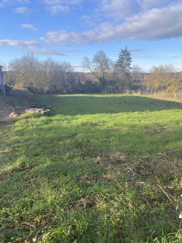 Terrain à JALIGNY-SUR-BESBRE