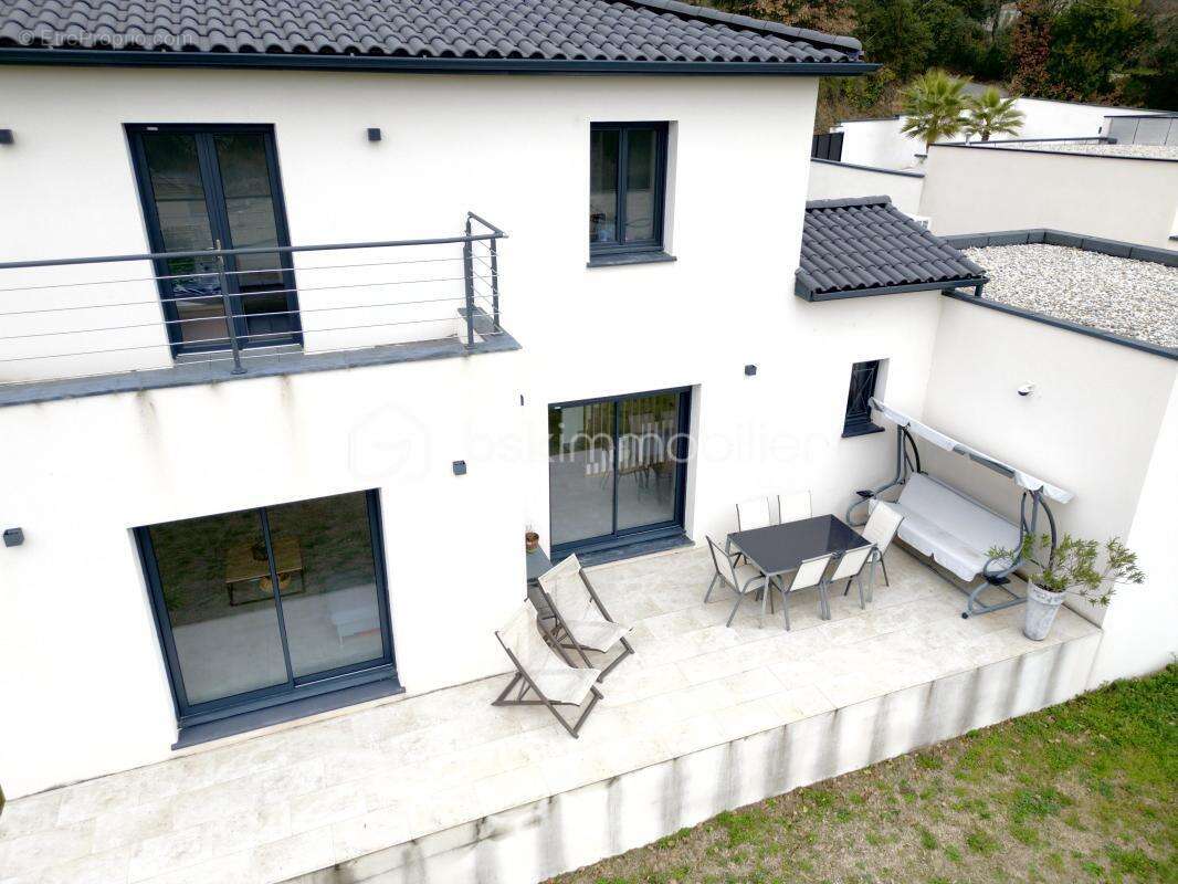 Maison à VENEJAN