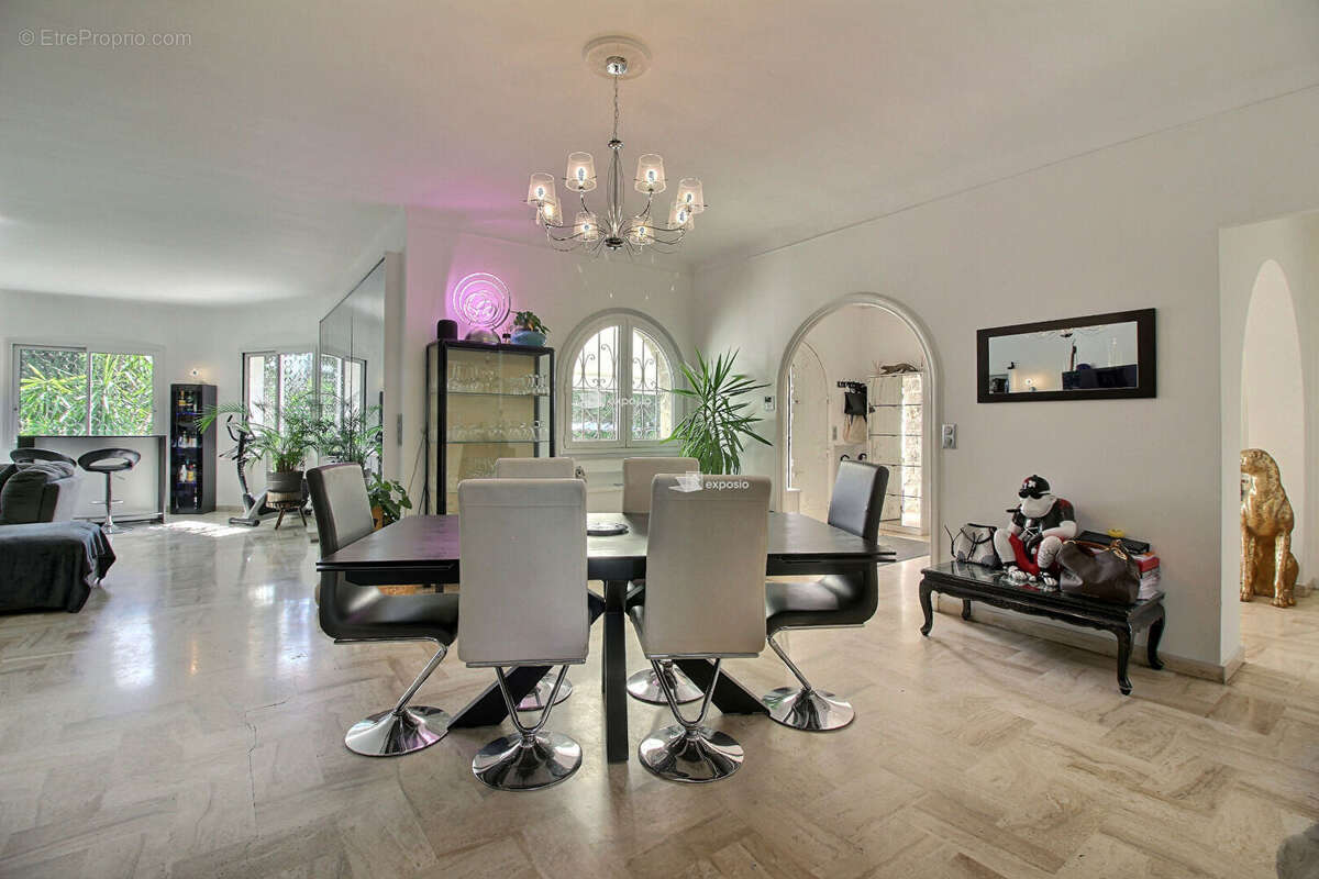 Maison à MOUGINS