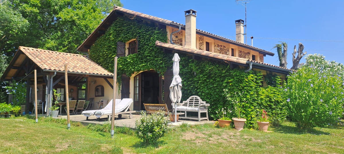 Maison à HAGETMAU
