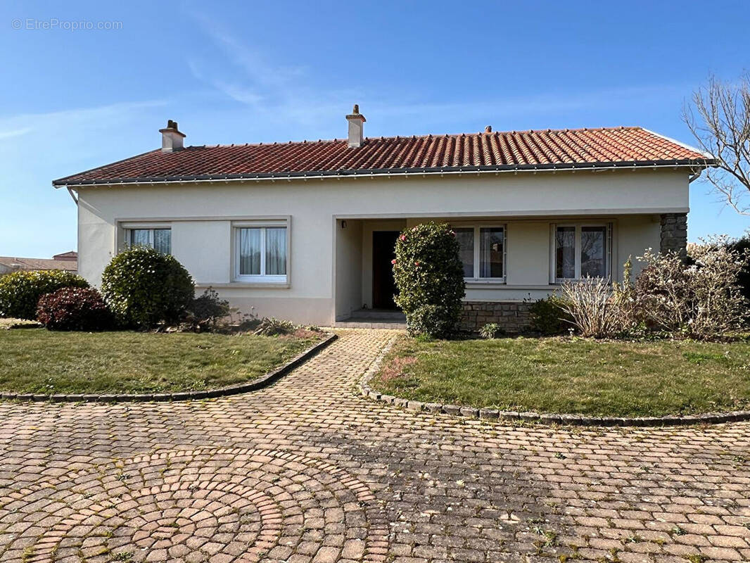 Maison à CHAUVE