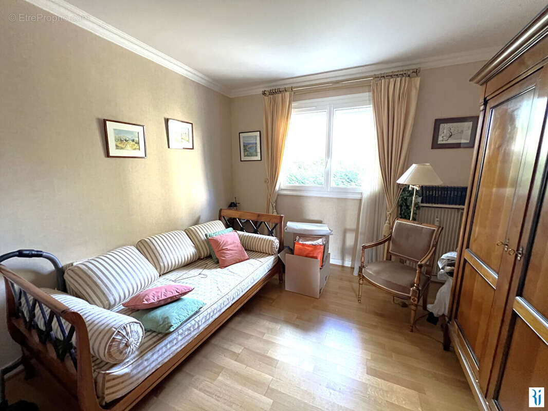 Appartement à LE MESNIL-ESNARD