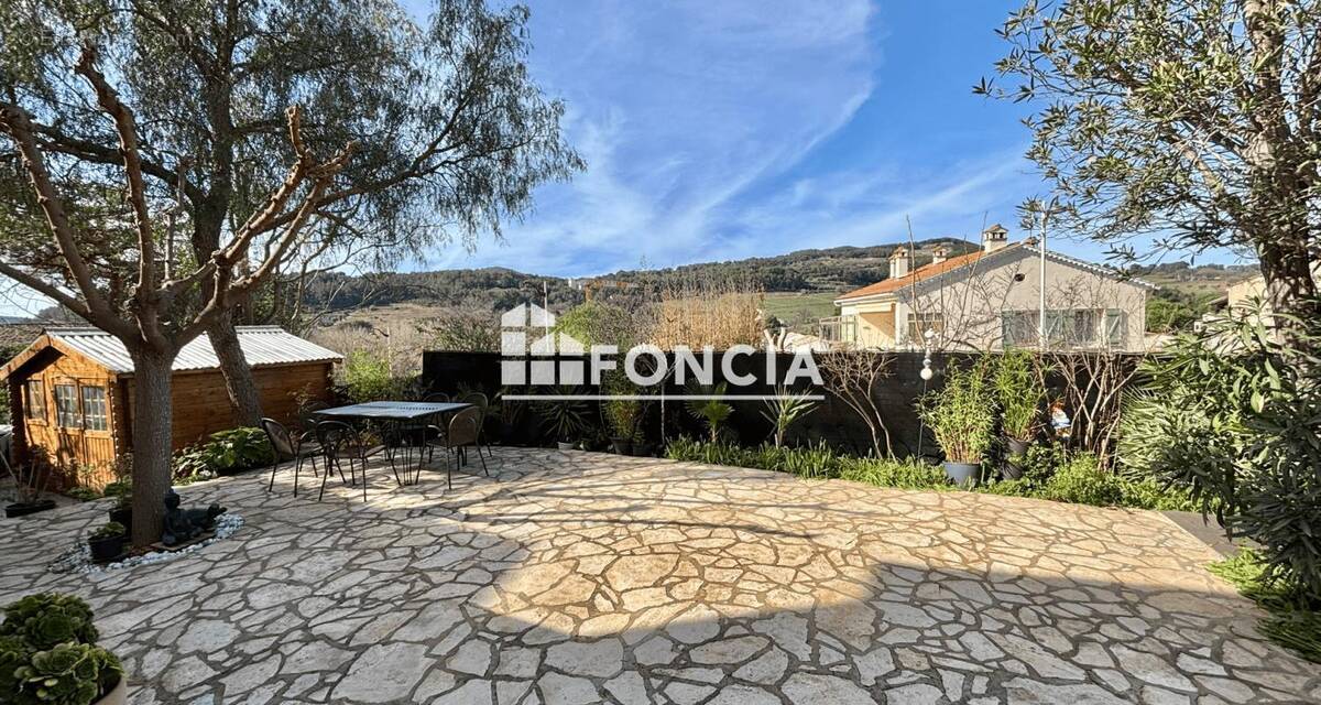 Appartement à LE CASTELLET