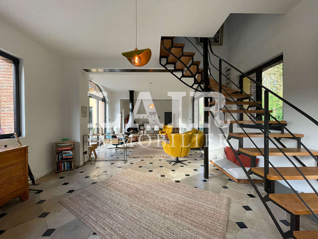 Maison à SAINTE-GAUBURGE-SAINTE-COLOMBE