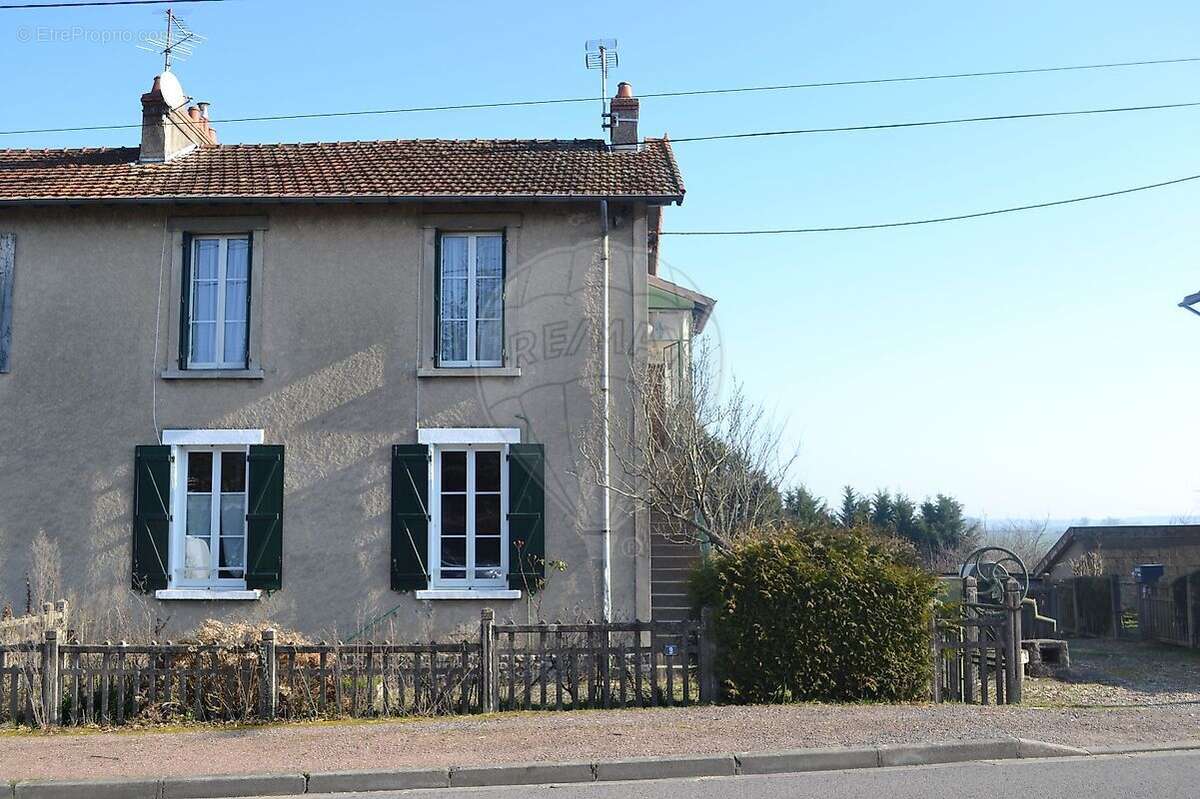 Appartement à CERCY-LA-TOUR