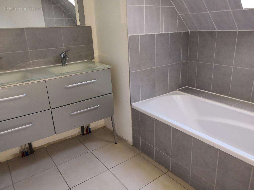 Appartement à ANGERVILLE